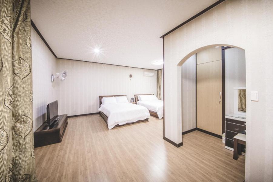Sunyang Village Pension Jeju Exterior photo