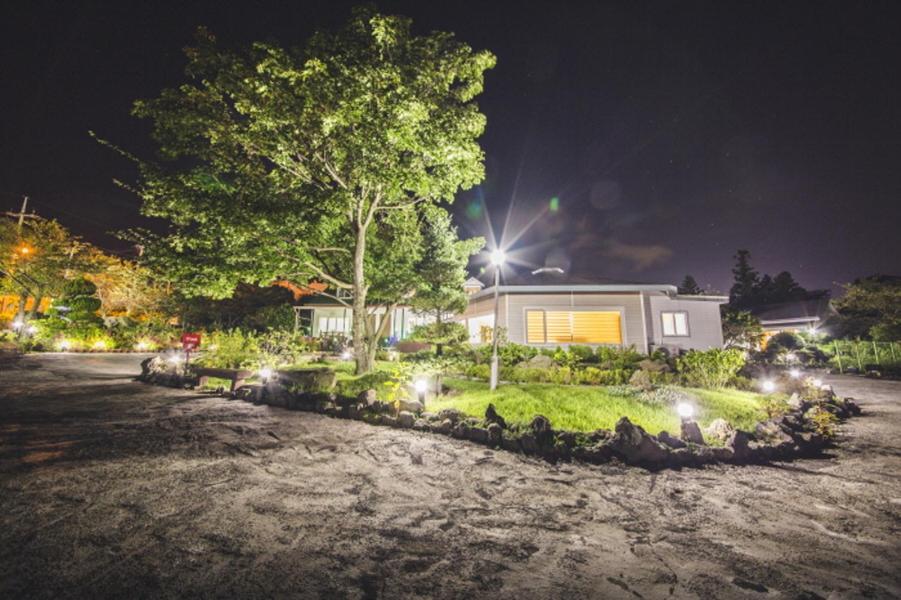 Sunyang Village Pension Jeju Exterior photo