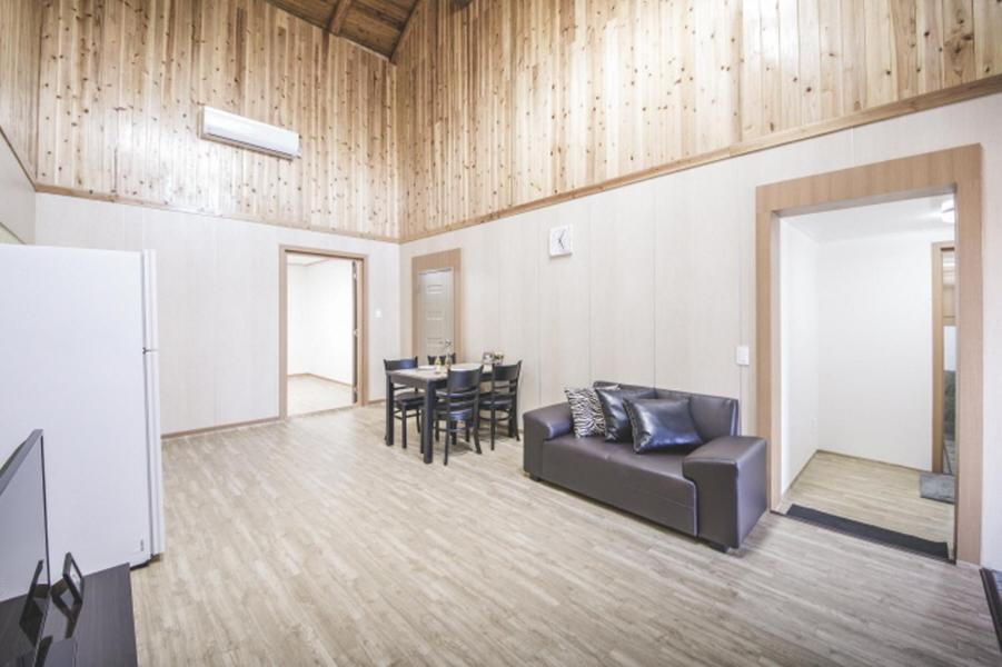 Sunyang Village Pension Jeju Exterior photo